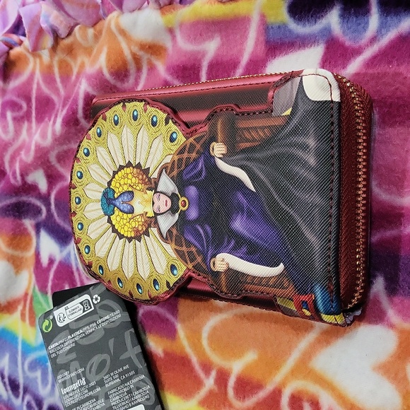 Disney Loungefly Wallet - Picture 3 of 17